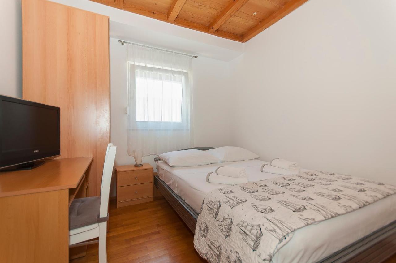 Apartment Luna 오미스 외부 사진